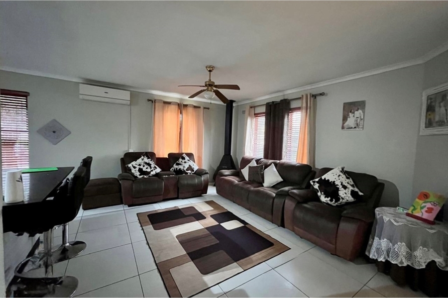 3 Bedroom Property for Sale in Windsor Park Estate Western Cape